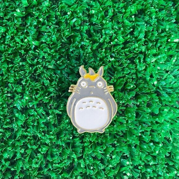 Totoro Enamel Pin/ Brooch Lapel - Picture 2 of 6